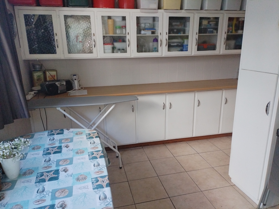 4 Bedroom Property for Sale in Amandelrug Western Cape